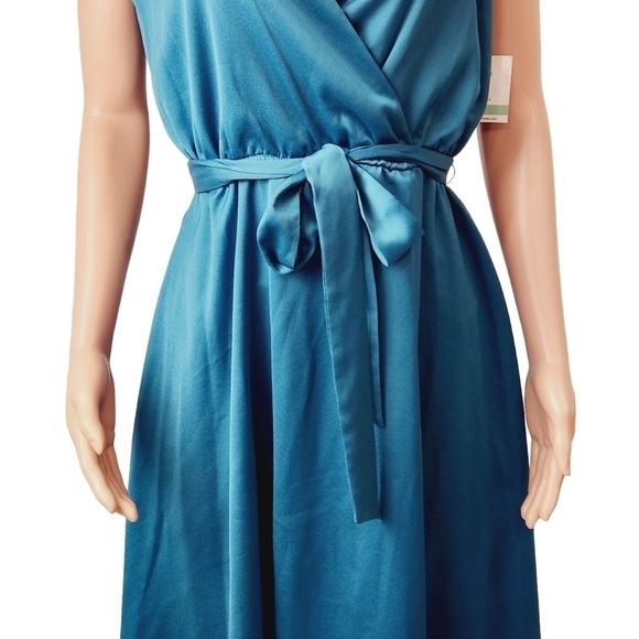 TAYLOR A-Line Sleeveless Belted Satin Dress Size: 8 - Picture 5 of 14